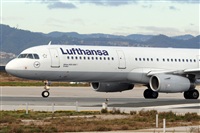 Adolfmalet-Spotters Barcelona-El Prat. Click to see full size photo