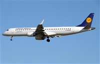 Adolfmalet-Spotters Barcelona-El Prat. Click to see full size photo