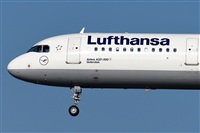 Adolfmalet-Spotters Barcelona-El Prat. Click to see full size photo