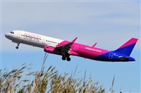 Adolfmalet-Spotters Barcelona-El Prat. Click to see full size photo