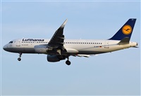 Adolfmalet-Spotters Barcelona-El Prat. Click to see full size photo