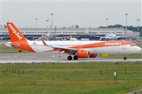 Gabriele Fontana - Tuscan Aviation. Click to see full size photo