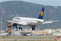 Jorge Medina - Spotters Barcelona - El Prat. Click to see full size photo