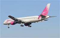 Adolfmalet-Spotters Barcelona-El Prat. Click to see full size photo