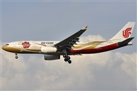Gabriele Fontana - Tuscan Aviation. Click to see full size photo