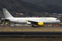 �Alfonso Sol�s - Asociaci�n Canary Islands Spotting. Click to see full size photo