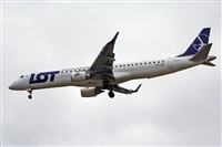 Jordi Rull Dalmau.Spotters BCN-El Prat. Click to see full size photo