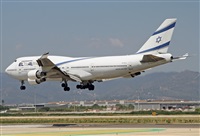 Jordi Rull Dalmau.Spotters BCN-El Prat. Click to see full size photo