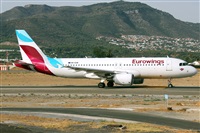 �Manuel Fernandez. Click to see full size photo