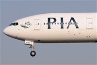 Adolfmalet-Spotters Barcelona-El Prat. Click to see full size photo
