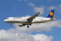 Jordi Rull Dalmau.Spotters BCN-El Prat. Click to see full size photo