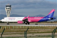 �Oscar Mart�nez spotter Barcelona el Prat. Click to see full size photo