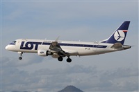 Adolfmalet-Spotters Barcelona-El Prat. Click to see full size photo