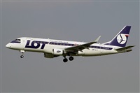 Jordi Rull Dalmau.Spotters BCN-El Prat. Click to see full size photo