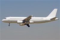 Jordi Rull Dalmau.Spotters BCN-El Prat. Click to see full size photo