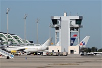 Adolfmalet-Spotters Barcelona-El Prat. Click to see full size photo